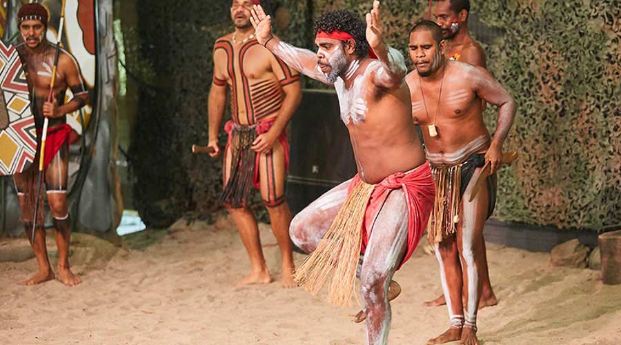 aboriginal people dancing