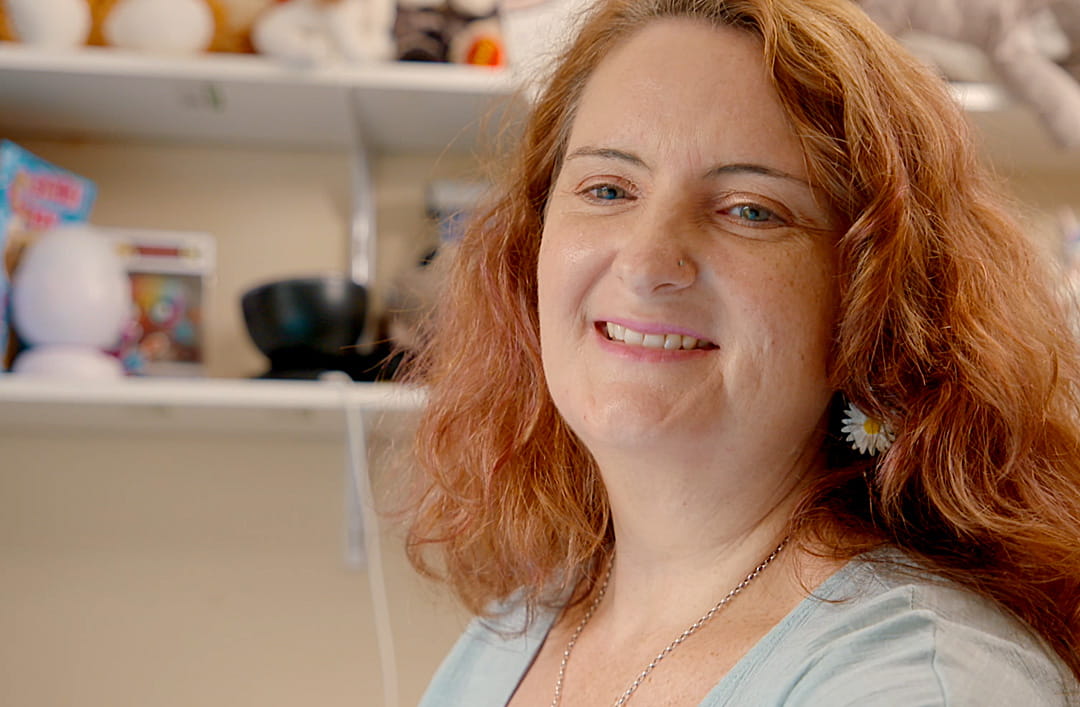 Kylie tellling her foster carer story